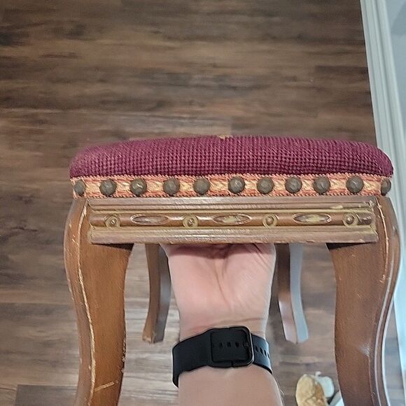 Antique Victorian Needlepoint Floral Footstool Foot Rest Wood Legs Maroon Roses - Picture 7 of 13